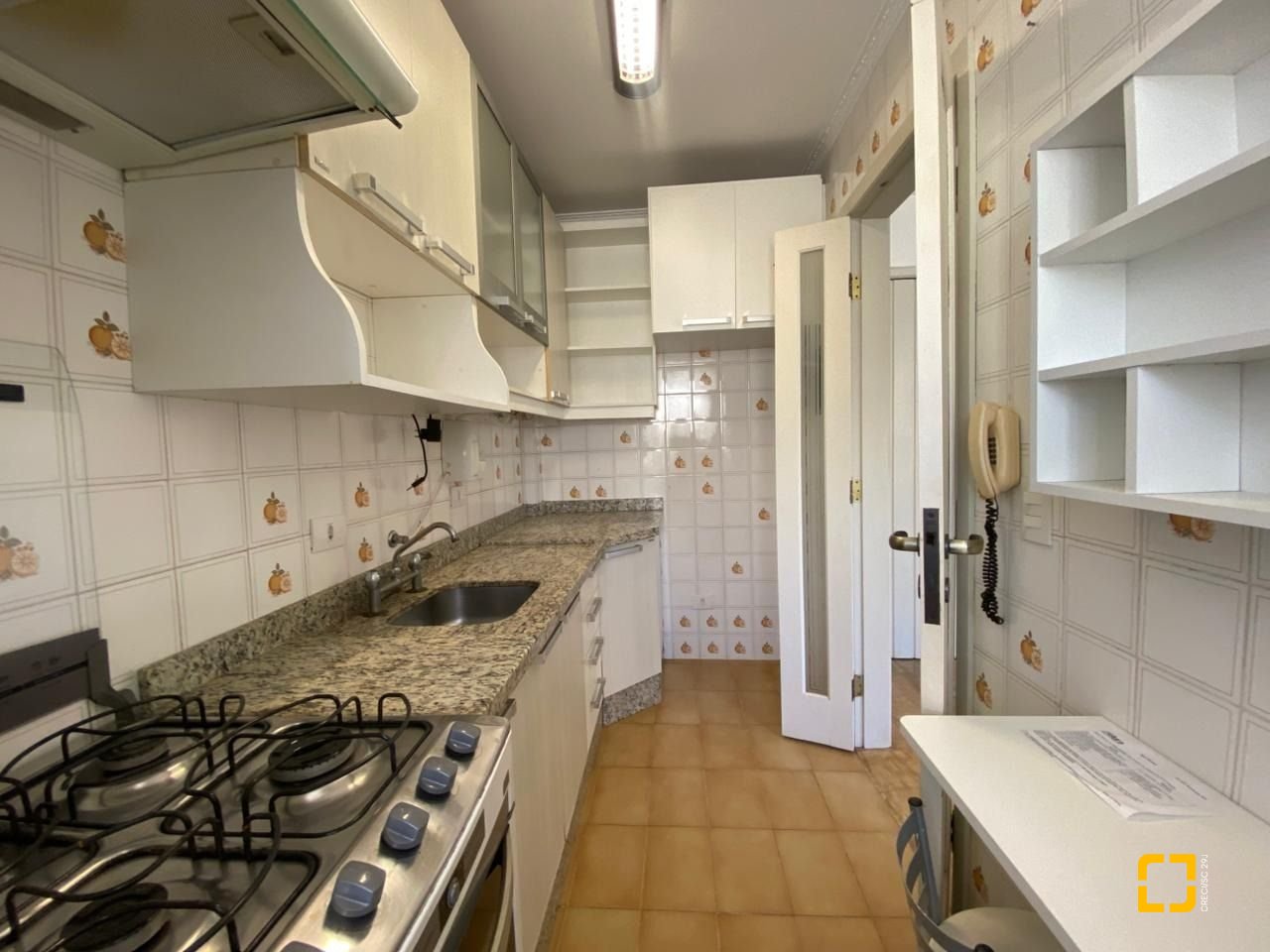 Apartamento com 56m², 2 quartos, 1 garagem, no bairro Coqueiros em Florianópolis