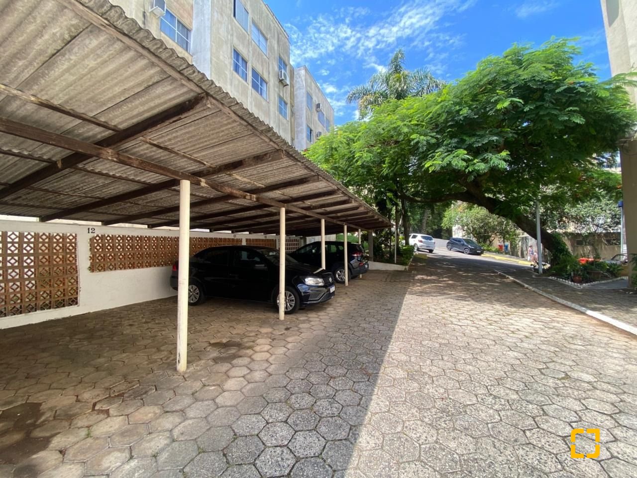 Apartamento com 56m², 2 quartos, 1 garagem, no bairro Coqueiros em Florianópolis