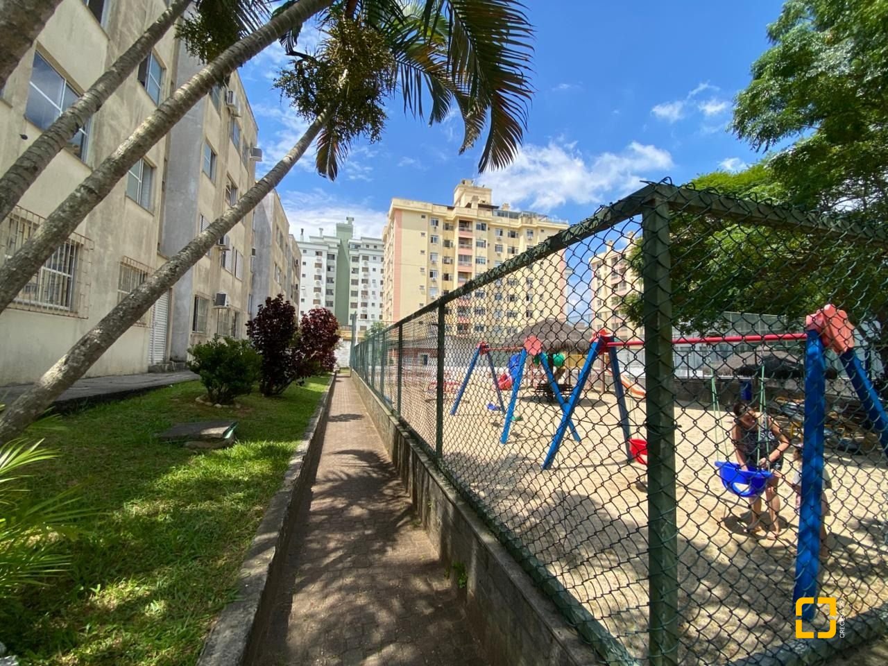 Apartamento com 56m², 2 quartos, 1 garagem, no bairro Coqueiros em Florianópolis