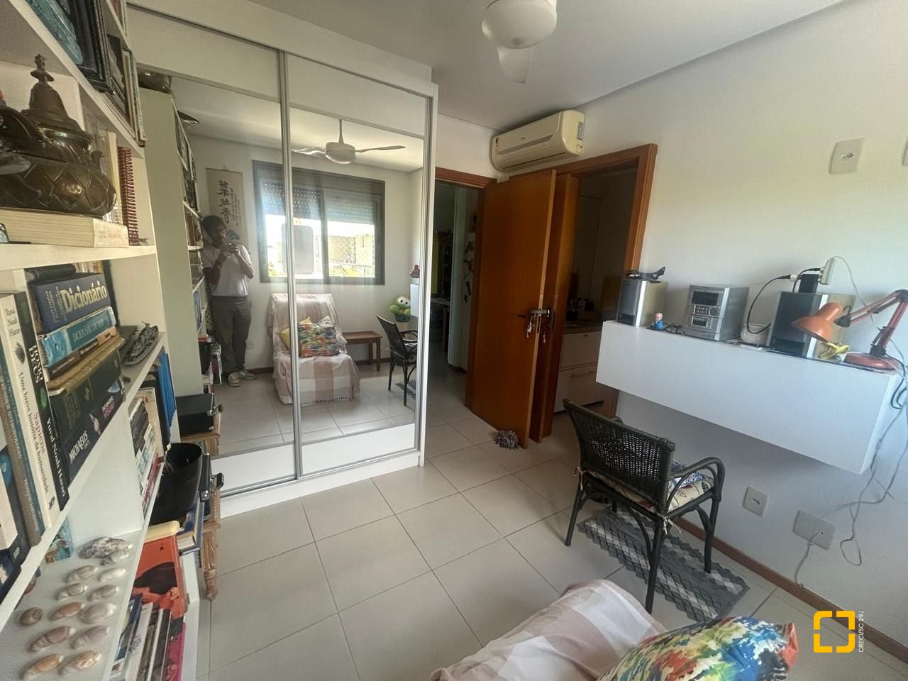 Apartamento com 102m², 4 quartos (sendo 1 suíte), 2 garagens, no bairro Campeche em Florianópolis