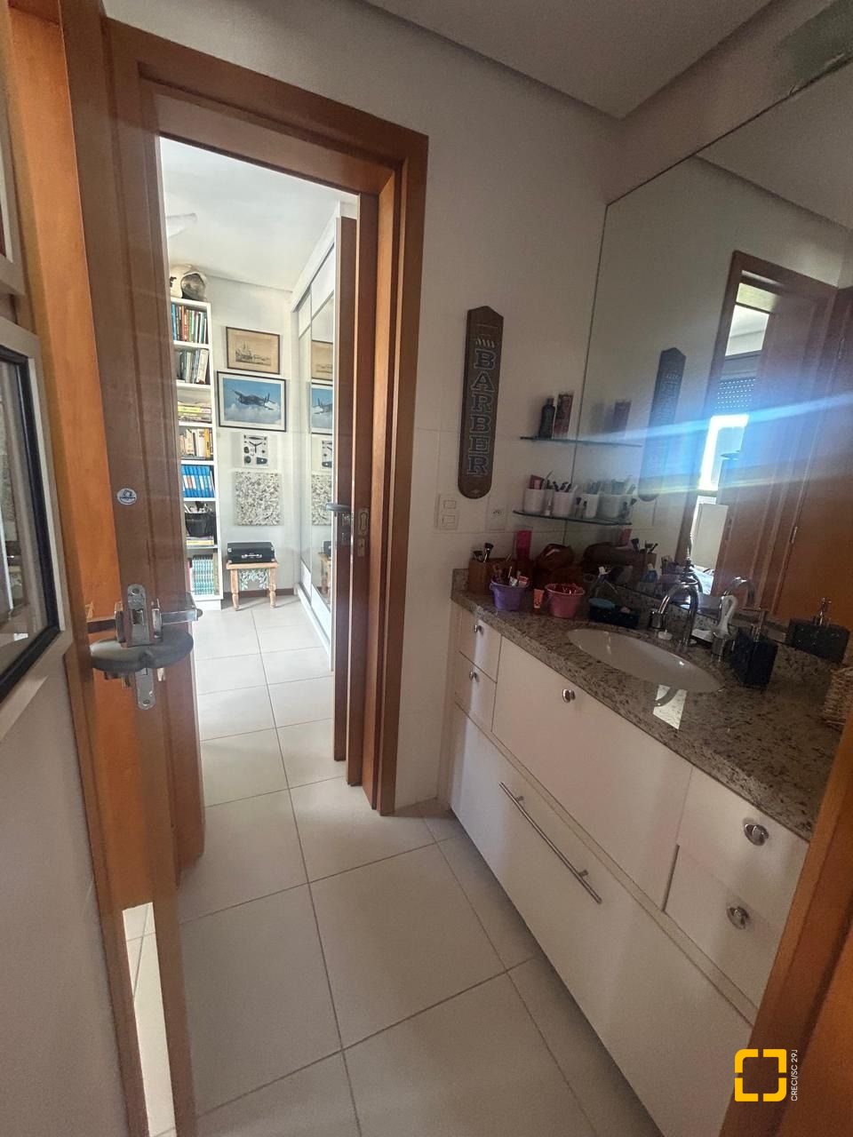 Apartamento com 102m², 4 quartos (sendo 1 suíte), 2 garagens, no bairro Campeche em Florianópolis