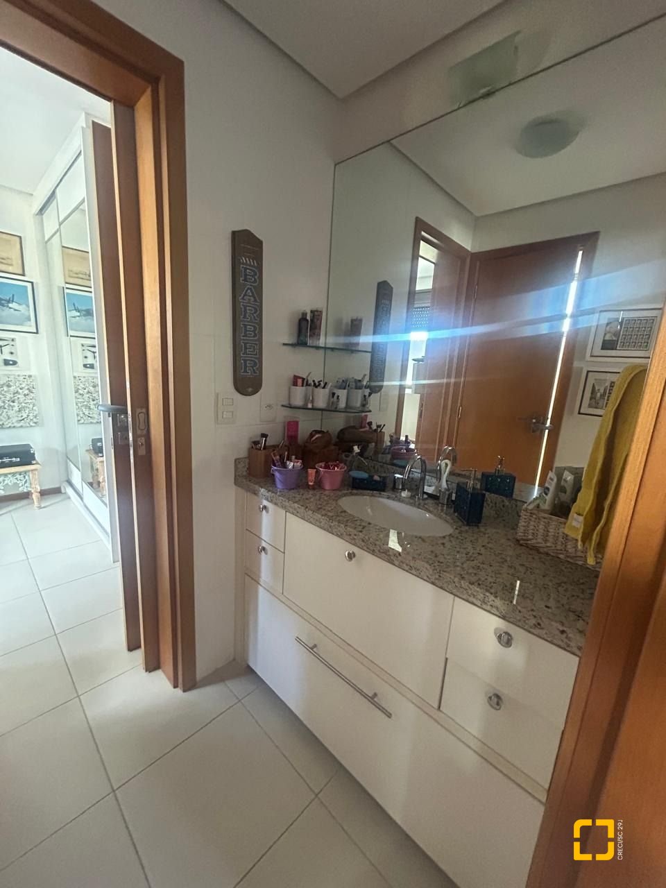 Apartamento com 102m², 4 quartos (sendo 1 suíte), 2 garagens, no bairro Campeche em Florianópolis