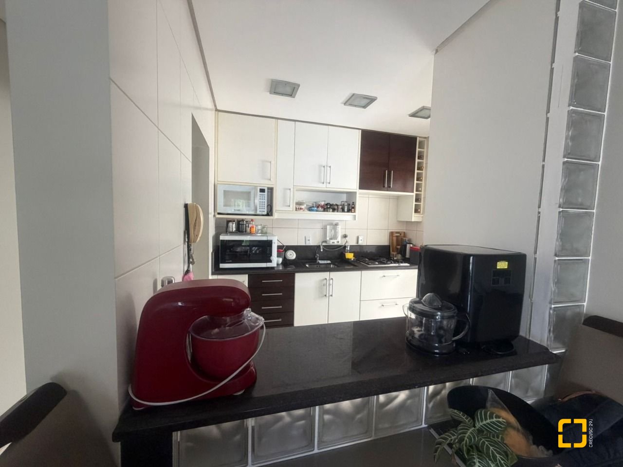 Apartamento com 74m², 4 quartos (sendo 1 suíte), 1 garagem, no bairro Itacorubi em Florianópolis
