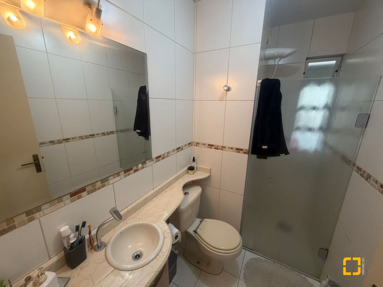 Apartamento com 74m², 4 quartos (sendo 1 suíte), 1 garagem, no bairro Itacorubi em Florianópolis