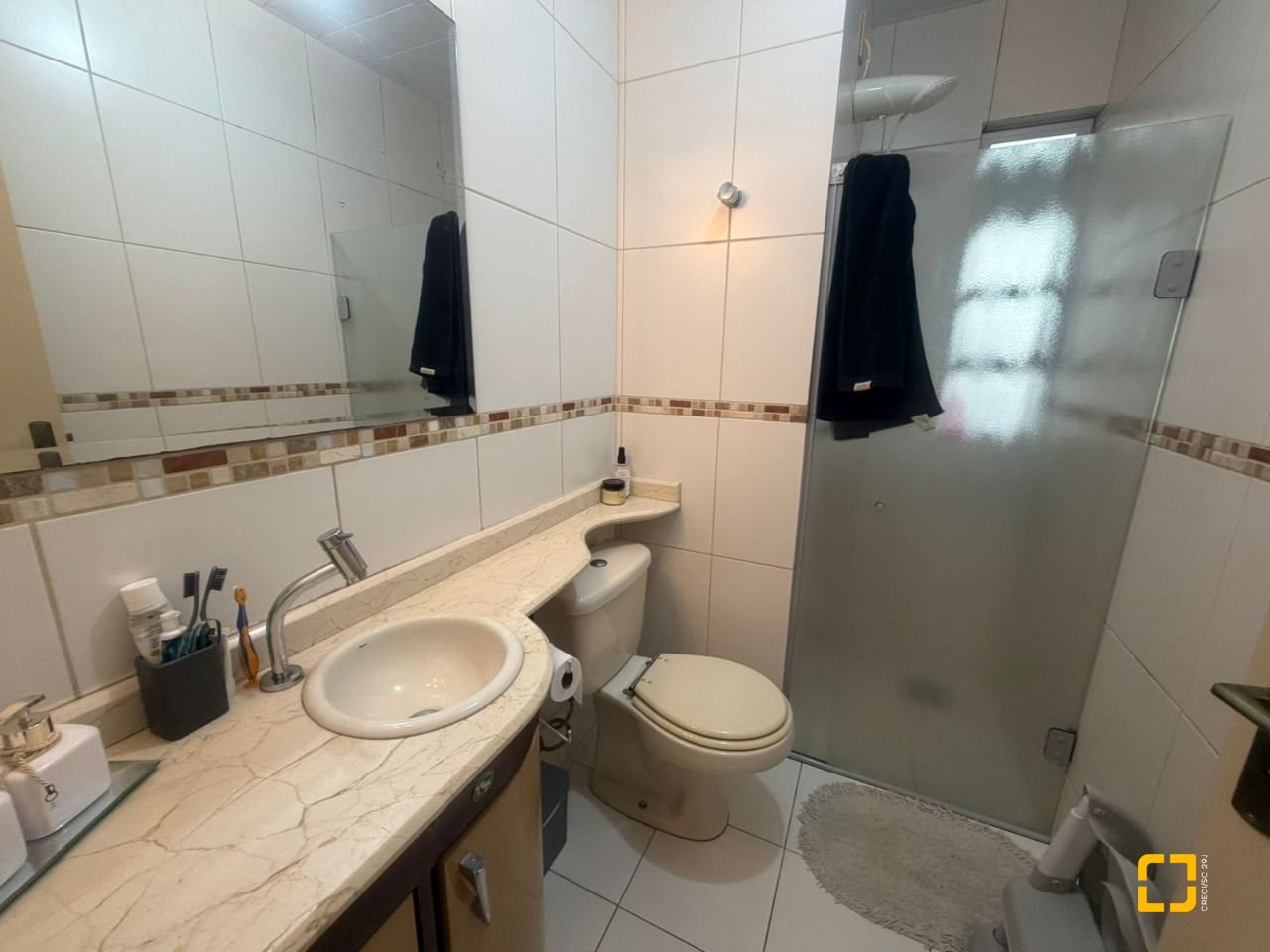 Apartamento com 74m², 4 quartos (sendo 1 suíte), 1 garagem, no bairro Itacorubi em Florianópolis