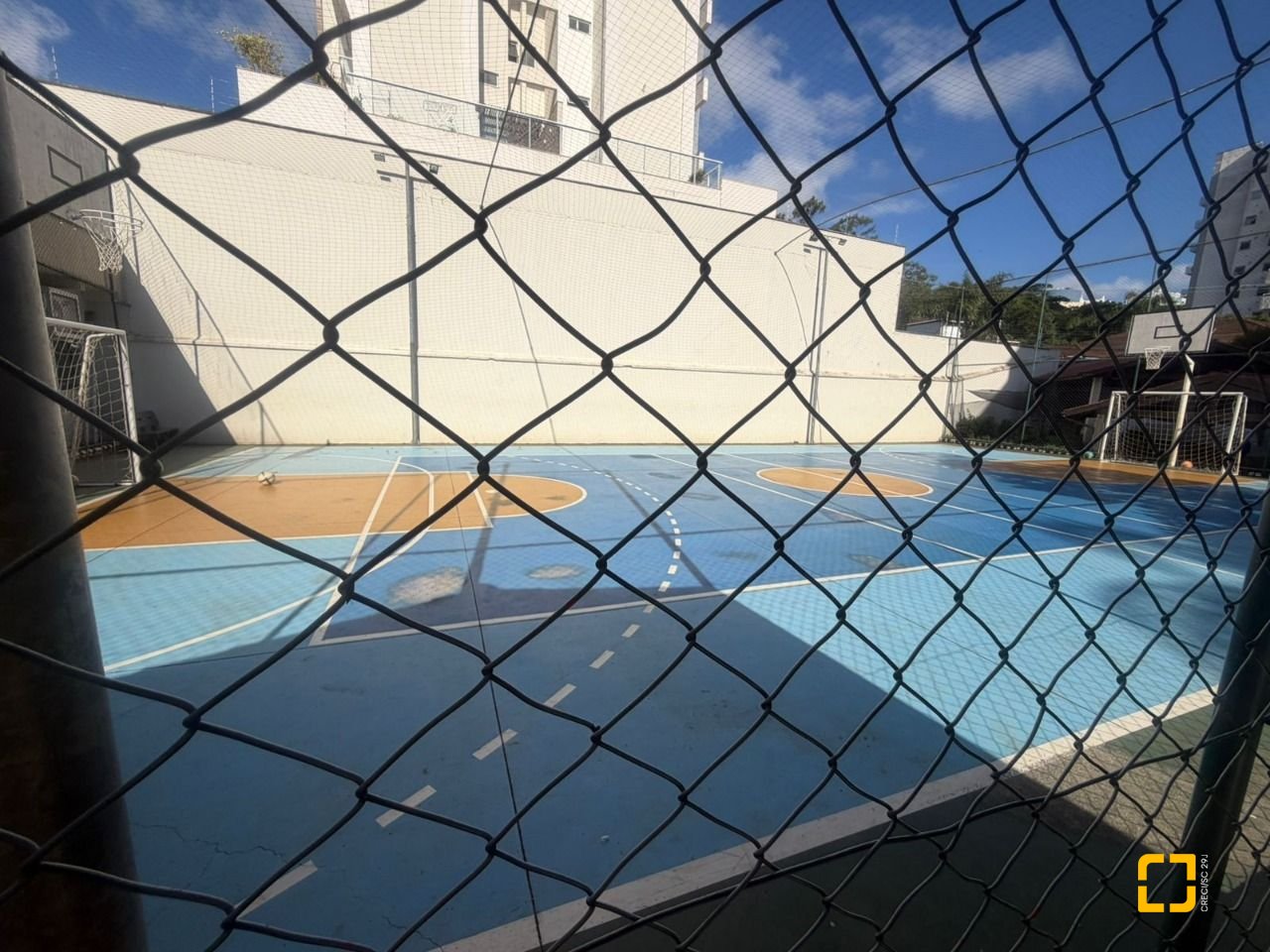 Apartamento com 74m², 4 quartos (sendo 1 suíte), 1 garagem, no bairro Itacorubi em Florianópolis