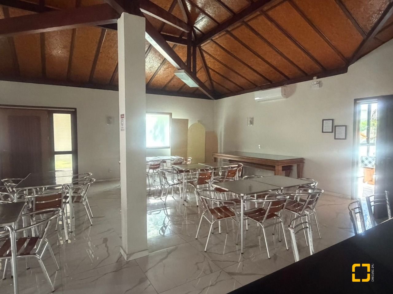 Apartamento com 74m², 4 quartos (sendo 1 suíte), 1 garagem, no bairro Itacorubi em Florianópolis