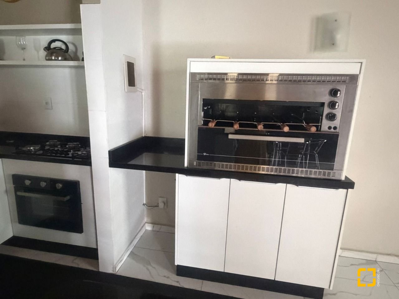 Apartamento com 74m², 4 quartos (sendo 1 suíte), 1 garagem, no bairro Itacorubi em Florianópolis