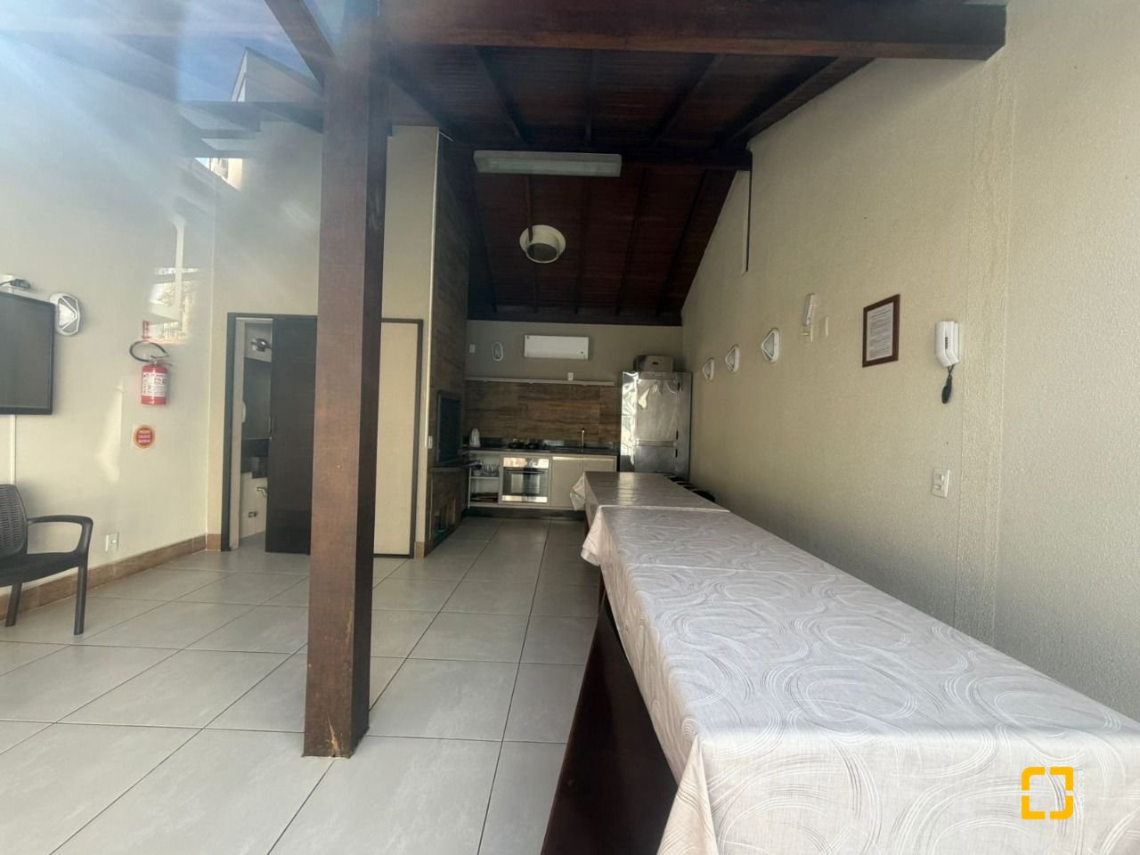 Apartamento com 74m², 4 quartos (sendo 1 suíte), 1 garagem, no bairro Itacorubi em Florianópolis