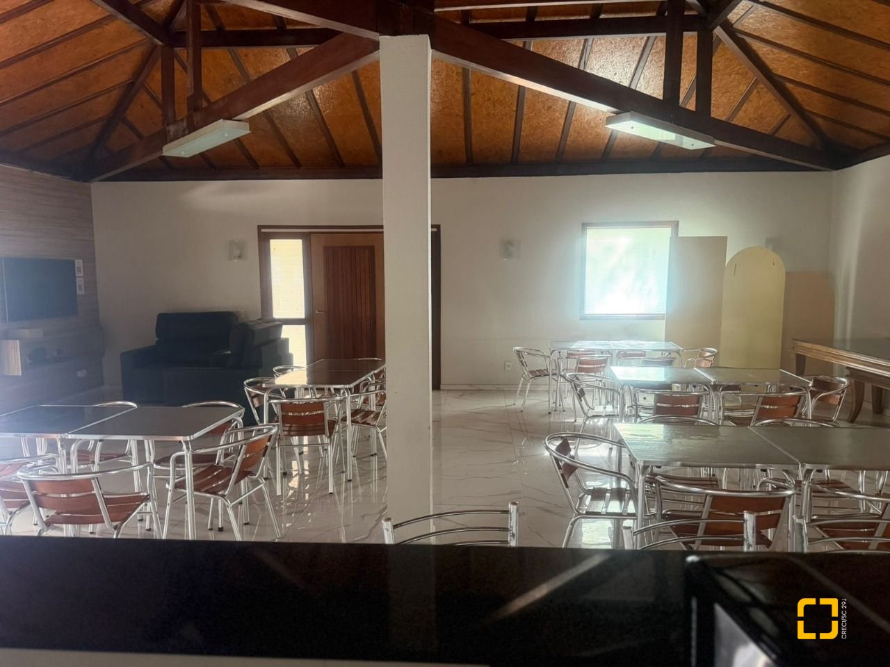 Apartamento com 74m², 4 quartos (sendo 1 suíte), 1 garagem, no bairro Itacorubi em Florianópolis