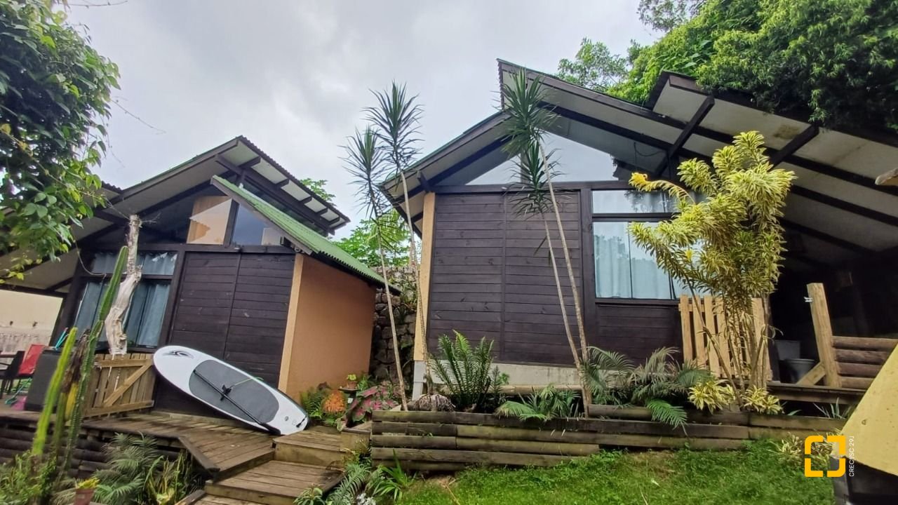 Sítio com 850m², 6 quartos, 3 garagens, no bairro Barra da Lagoa em Florianópolis