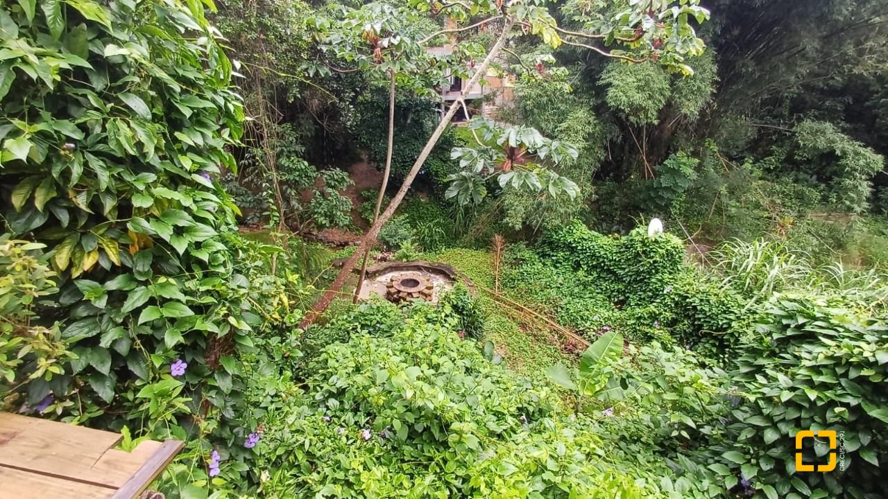Sítio com 850m², 6 quartos, 3 garagens, no bairro Barra da Lagoa em Florianópolis