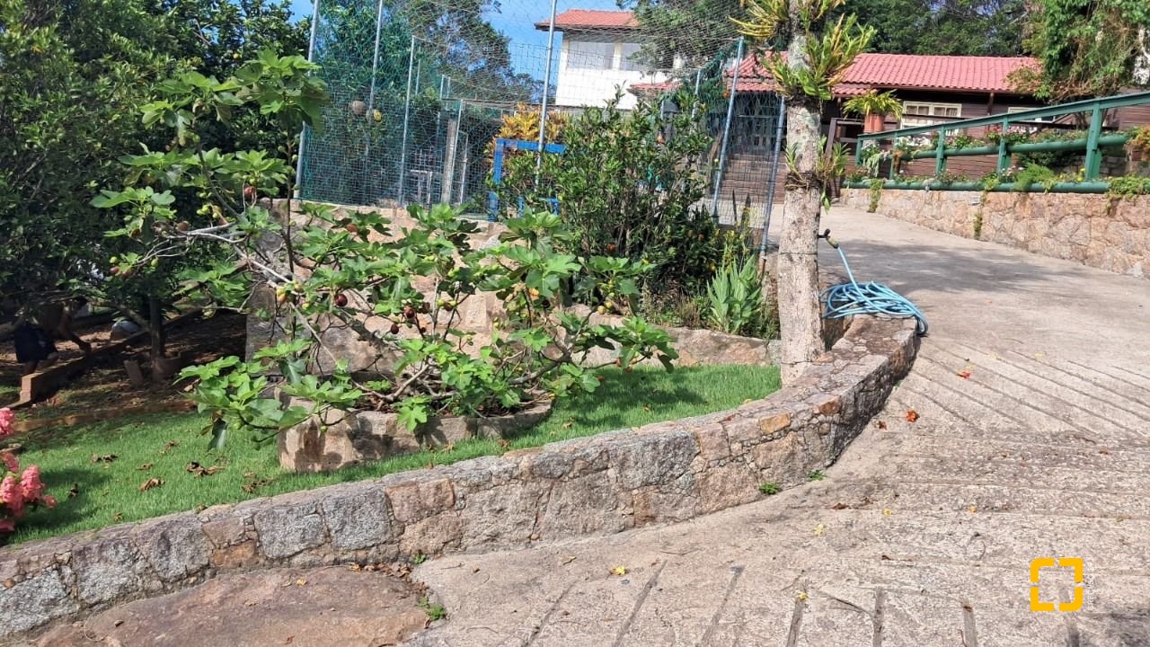 Terreno com 1089m², no bairro Canasvieiras em Florianópolis