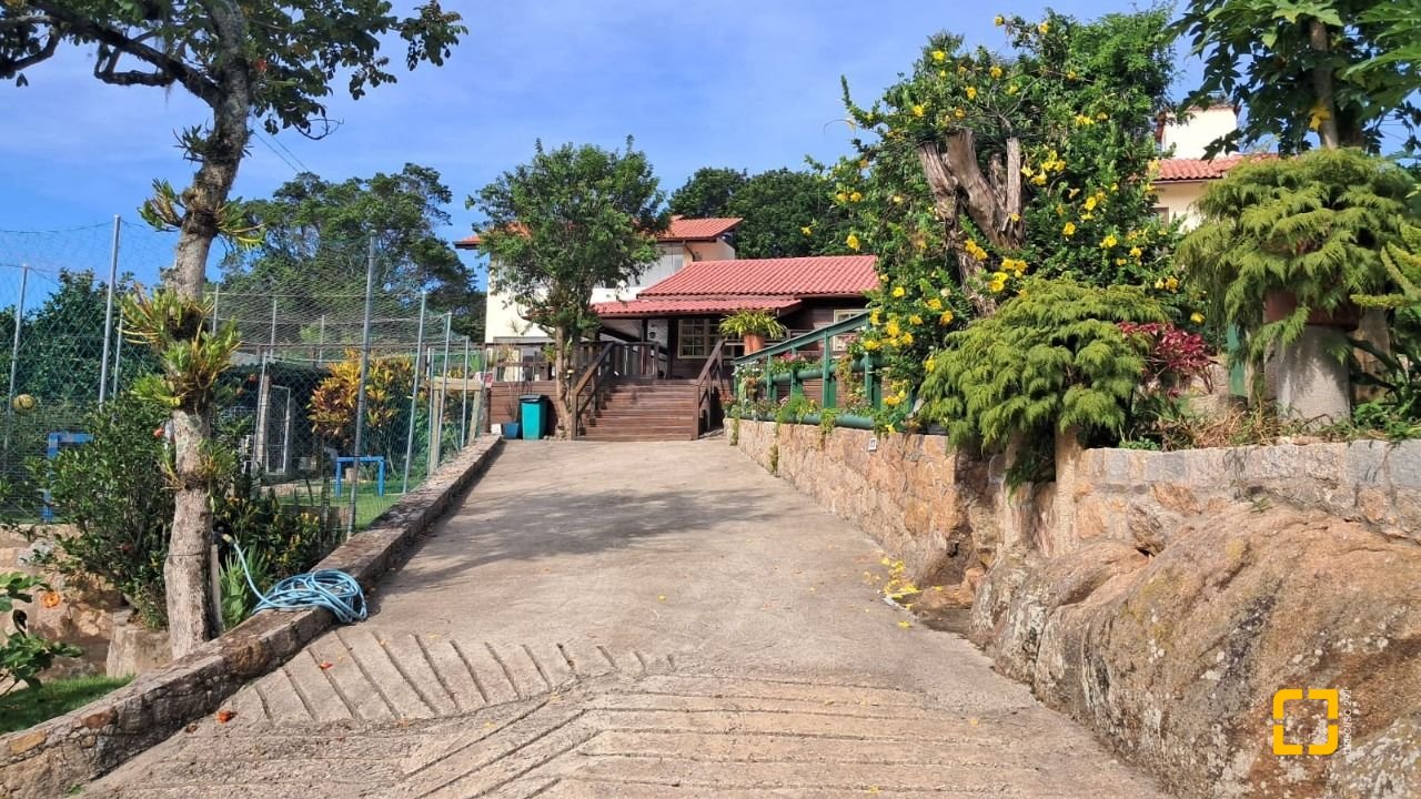 Terreno com 1089m², no bairro Canasvieiras em Florianópolis