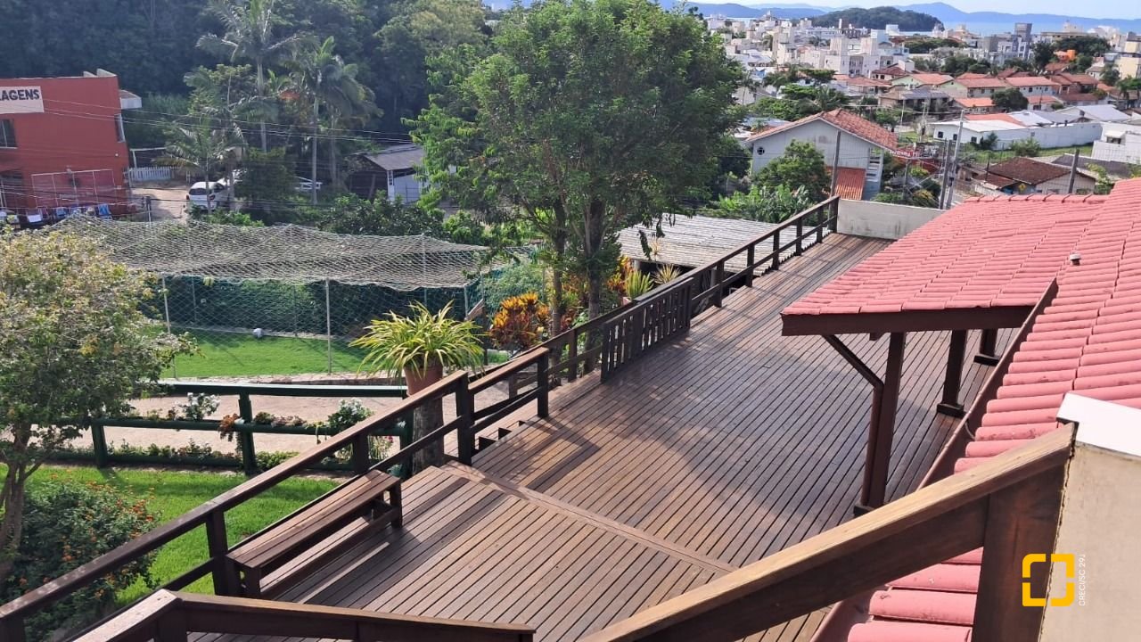Terreno com 1089m², no bairro Canasvieiras em Florianópolis