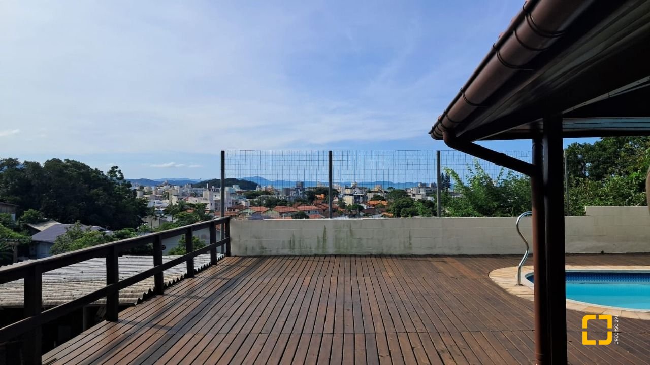 Terreno com 1089m², no bairro Canasvieiras em Florianópolis