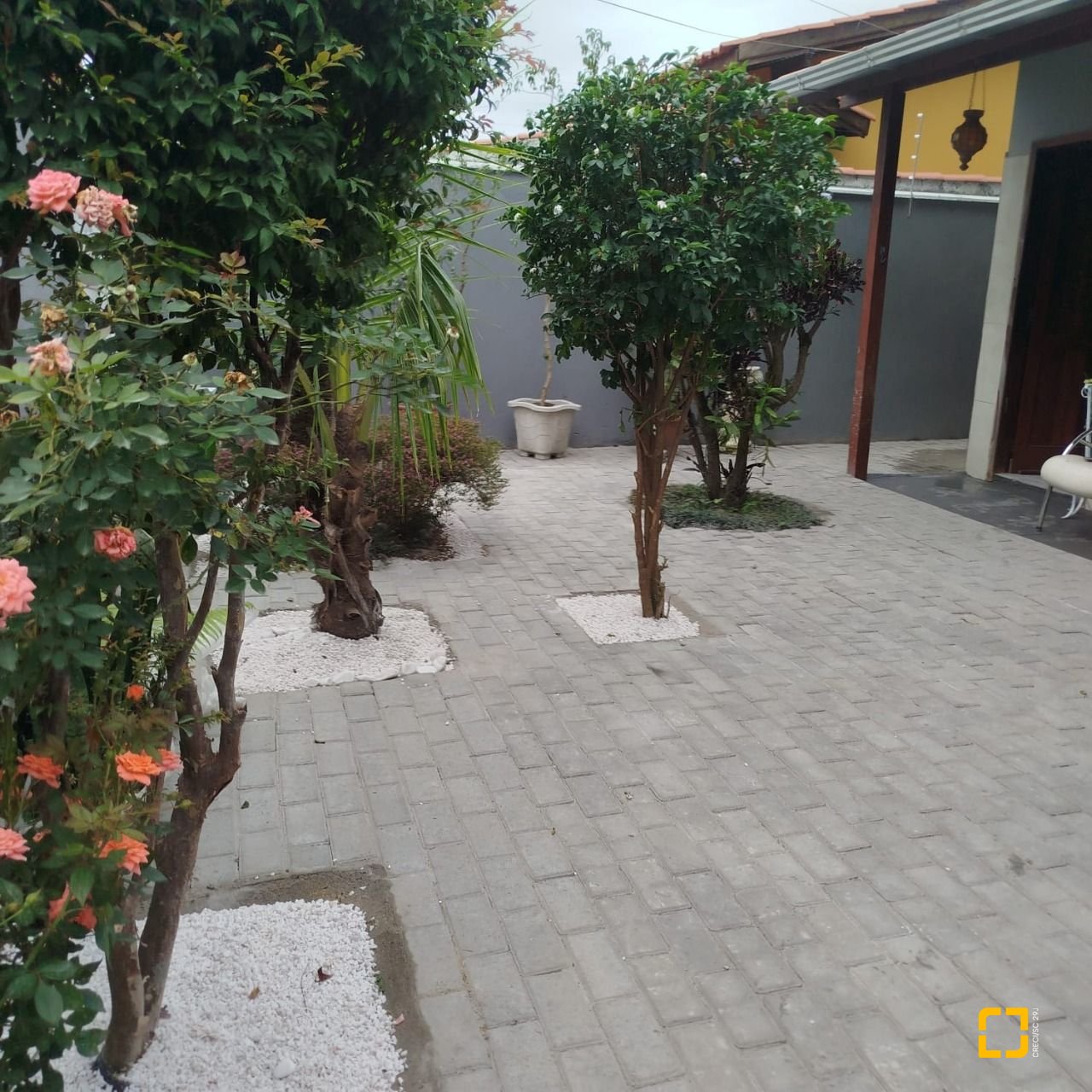 Casa com 51m², 2 quartos, 1 garagem, no bairro São João do Rio Vermelho em Florianópolis