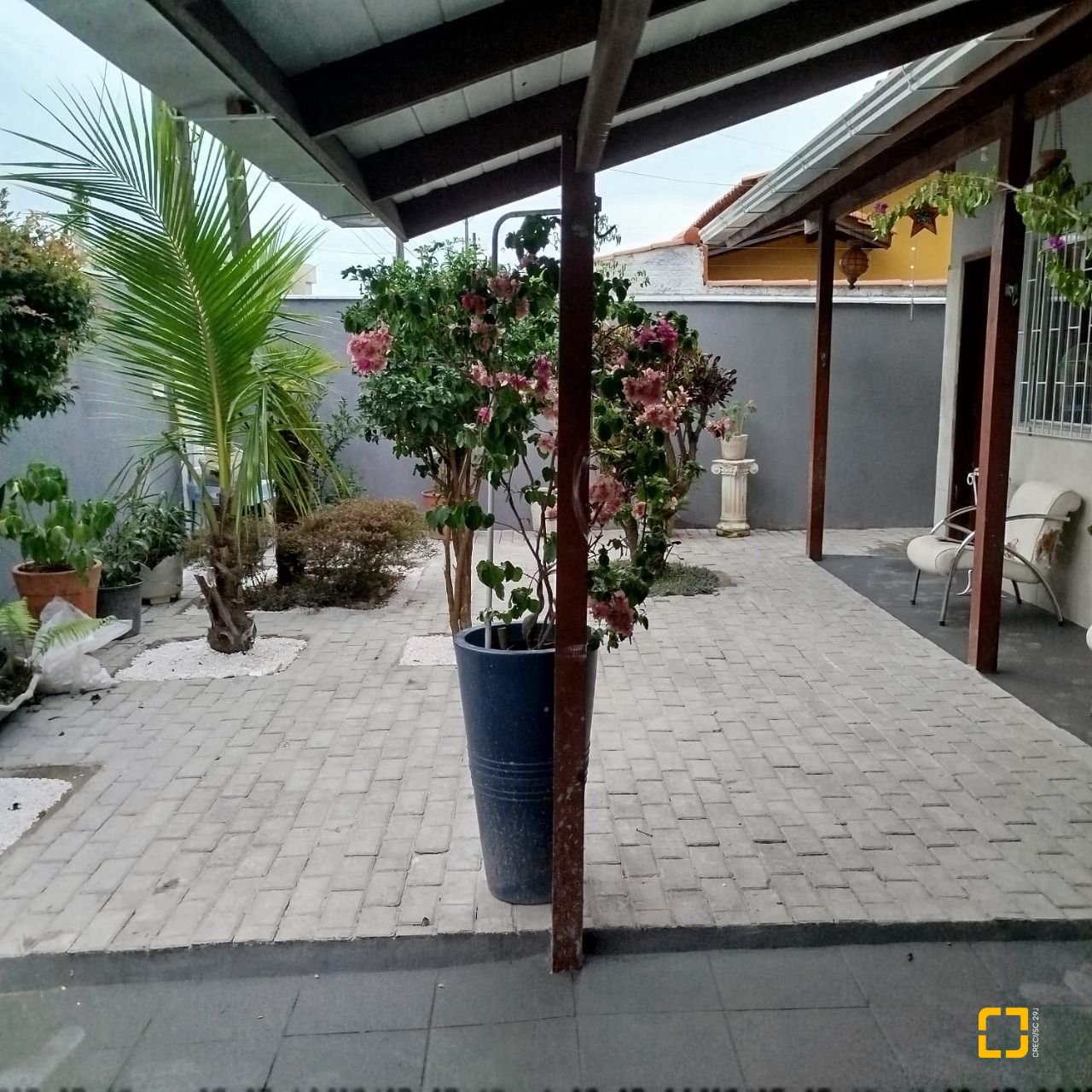 Casa com 51m², 2 quartos, 1 garagem, no bairro São João do Rio Vermelho em Florianópolis