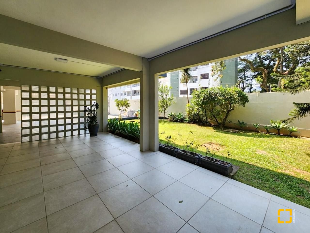 Apartamento com 119m², 4 quartos (sendo 1 suíte), 1 garagem, no bairro Trindade em Florianópolis