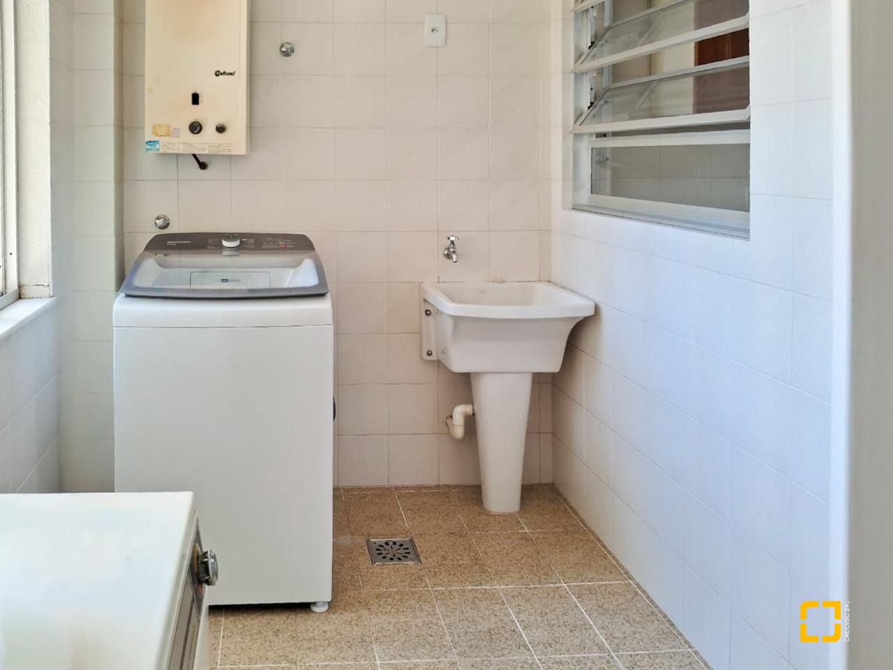 Apartamento com 119m², 4 quartos (sendo 1 suíte), 1 garagem, no bairro Trindade em Florianópolis