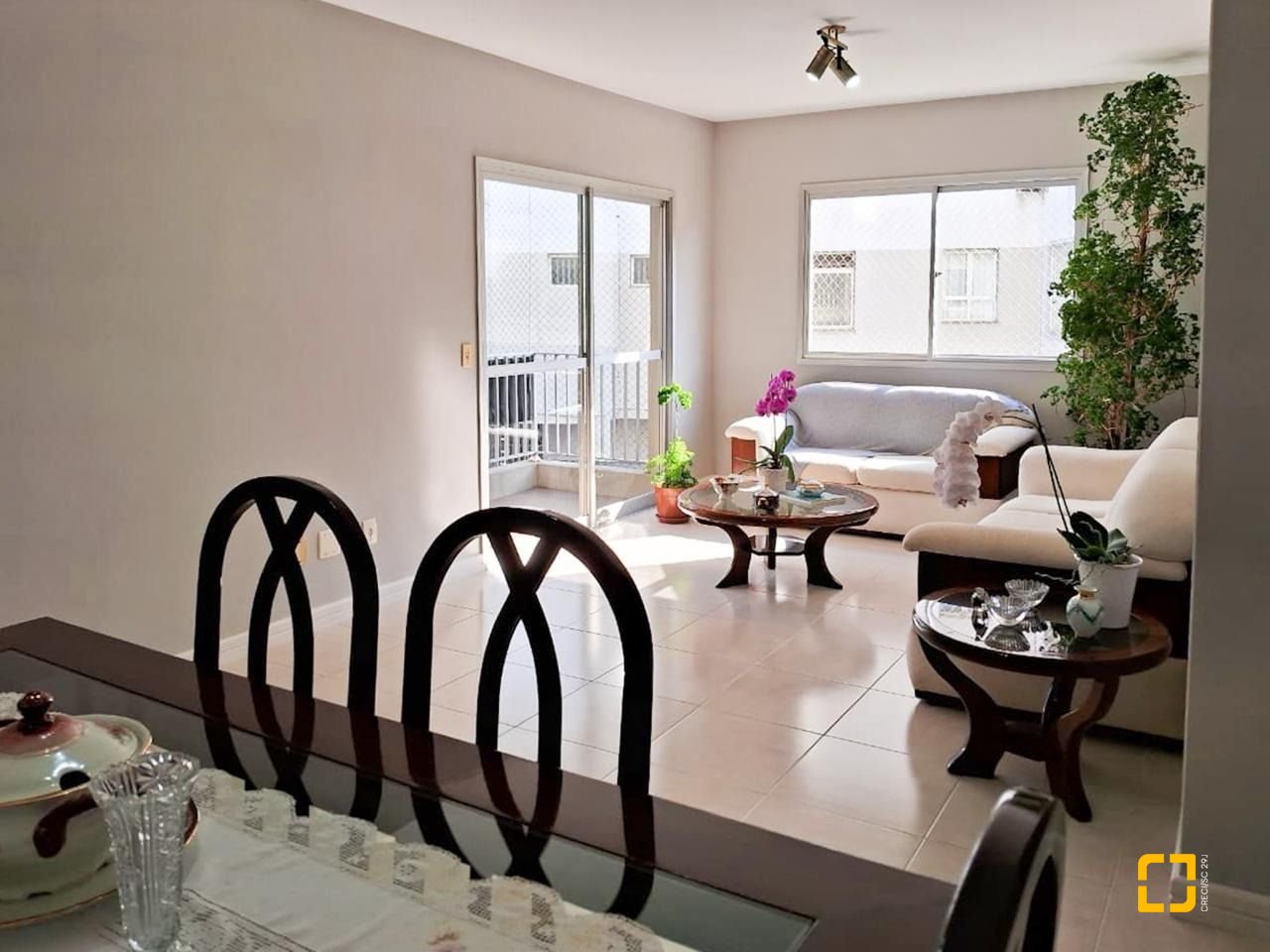Apartamento com 119m², 4 quartos (sendo 1 suíte), 1 garagem, no bairro Trindade em Florianópolis