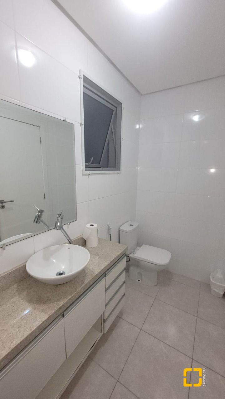 Apartamento com 82m², 4 quartos (sendo 2 suítes), 1 garagem, no bairro Ingleses do Rio Vermelho em Florianópolis