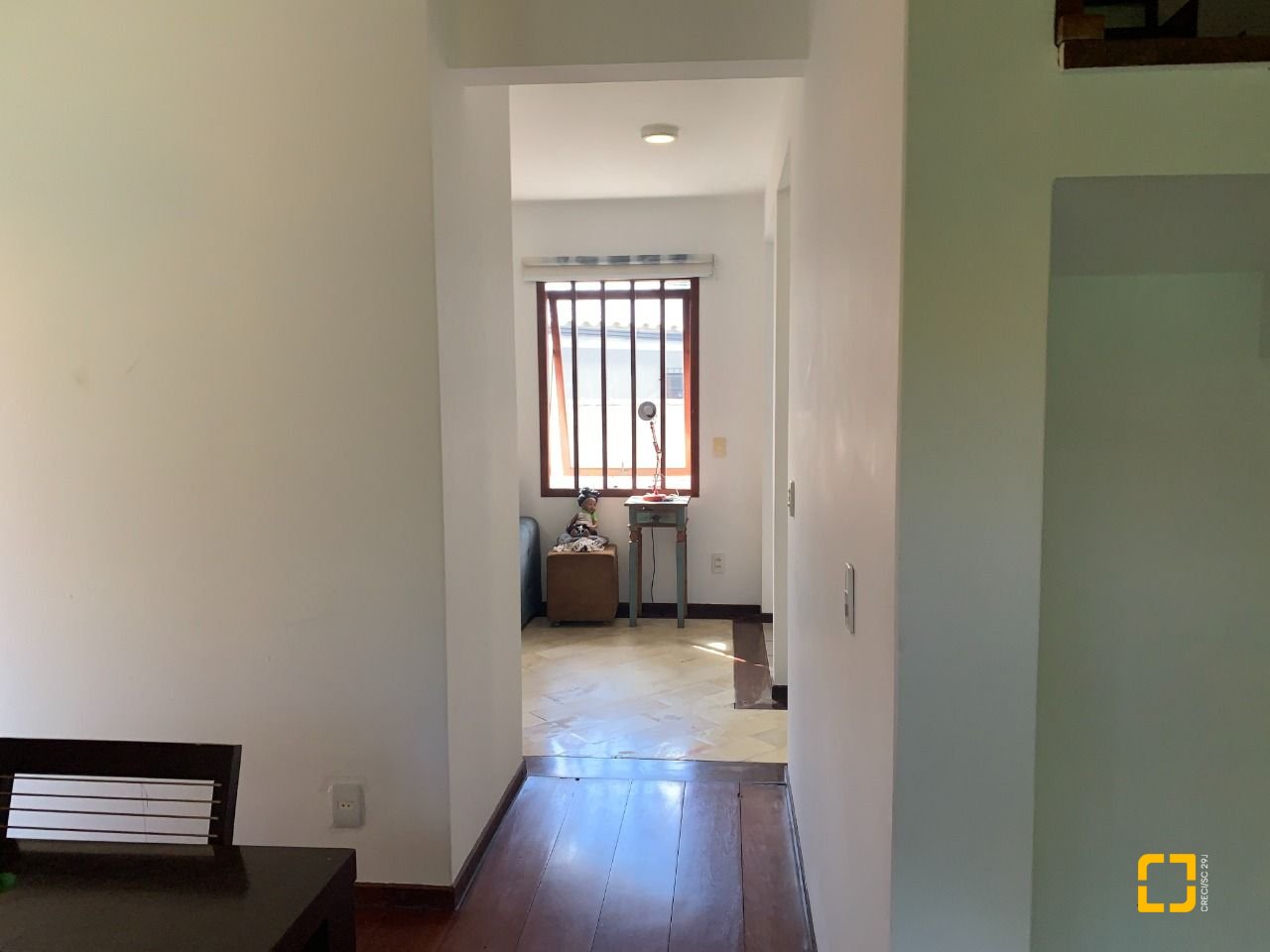 Casa com 238m², 7 quartos (sendo 2 suítes), 4 garagens, no bairro Itacorubi em Florianópolis