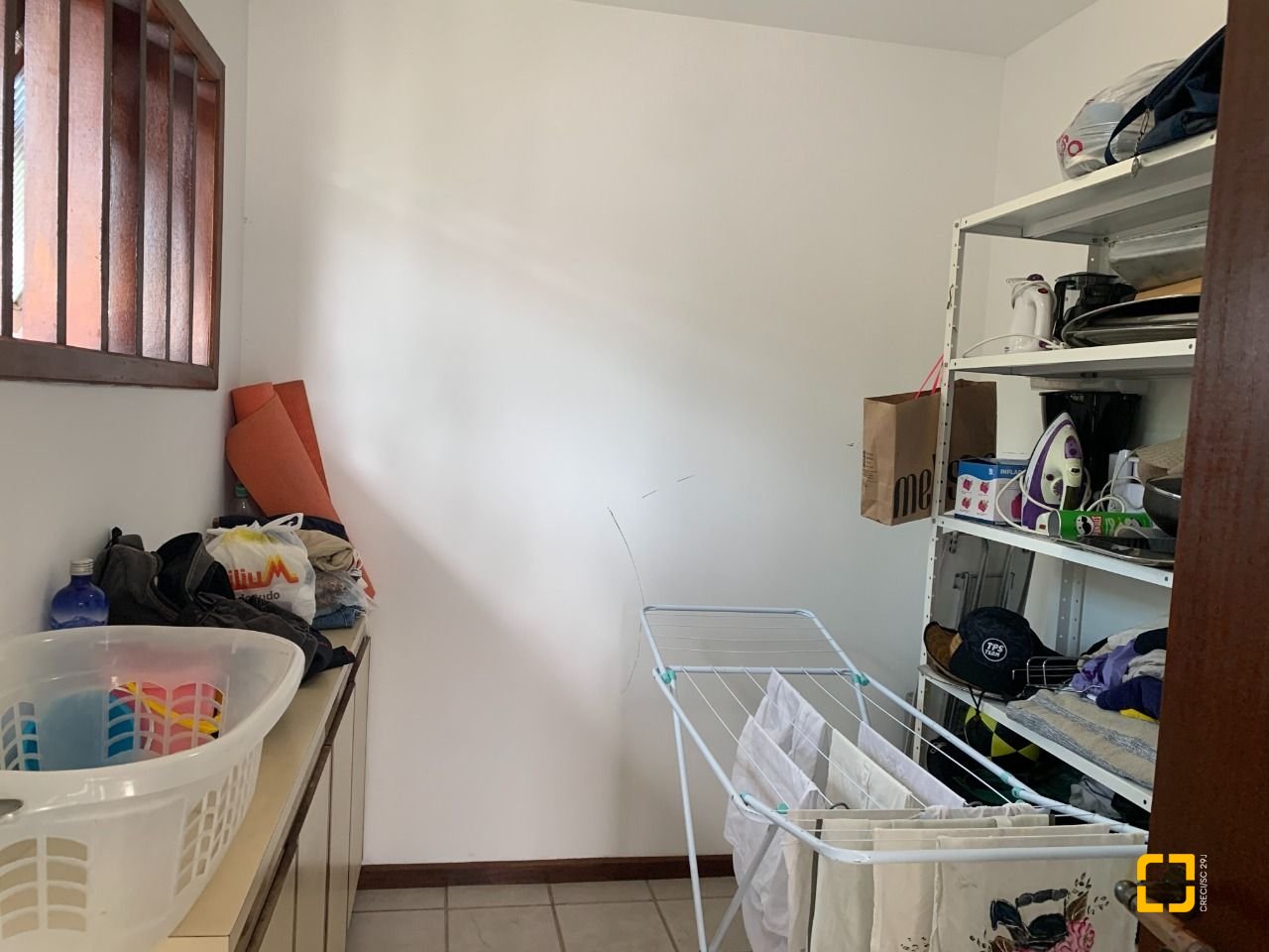 Casa com 238m², 7 quartos (sendo 2 suítes), 4 garagens, no bairro Itacorubi em Florianópolis