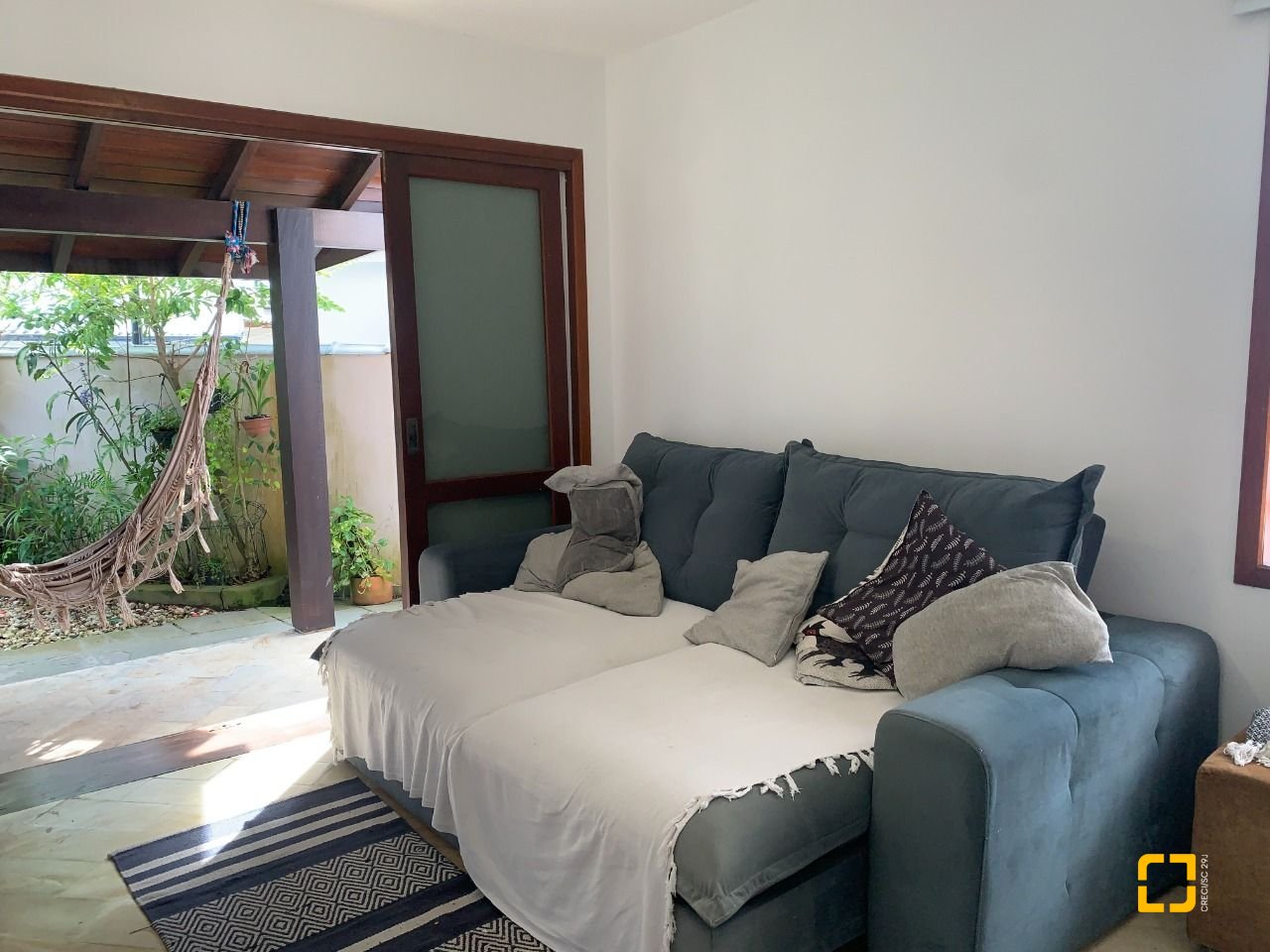 Casa com 238m², 7 quartos (sendo 2 suítes), 4 garagens, no bairro Itacorubi em Florianópolis