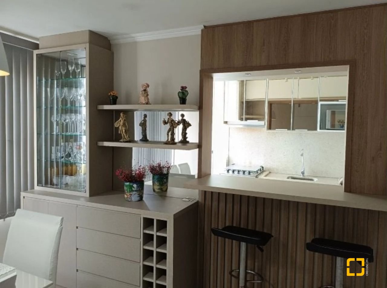 Apartamento com 80m², 4 quartos (sendo 1 suíte), 1 garagem, no bairro Estreito em Florianópolis