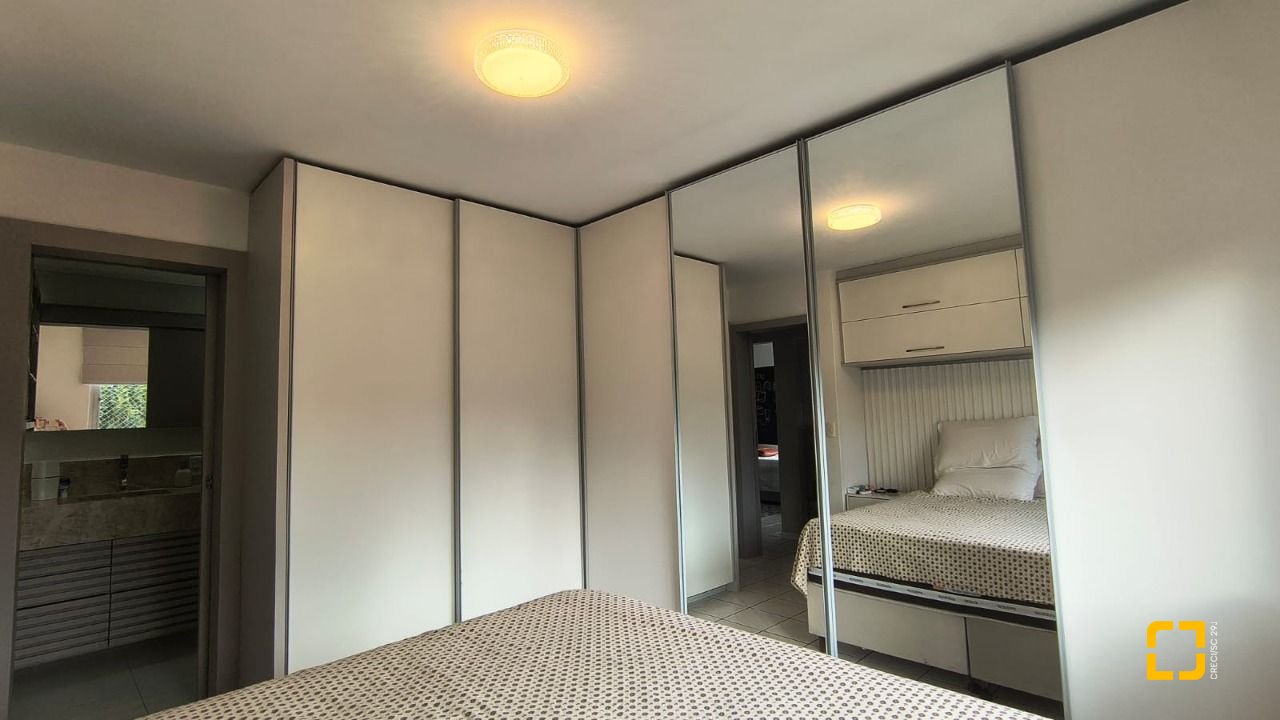 Apartamento com 80m², 4 quartos (sendo 1 suíte), 1 garagem, no bairro Estreito em Florianópolis