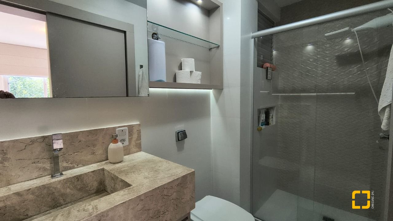 Apartamento com 80m², 4 quartos (sendo 1 suíte), 1 garagem, no bairro Estreito em Florianópolis