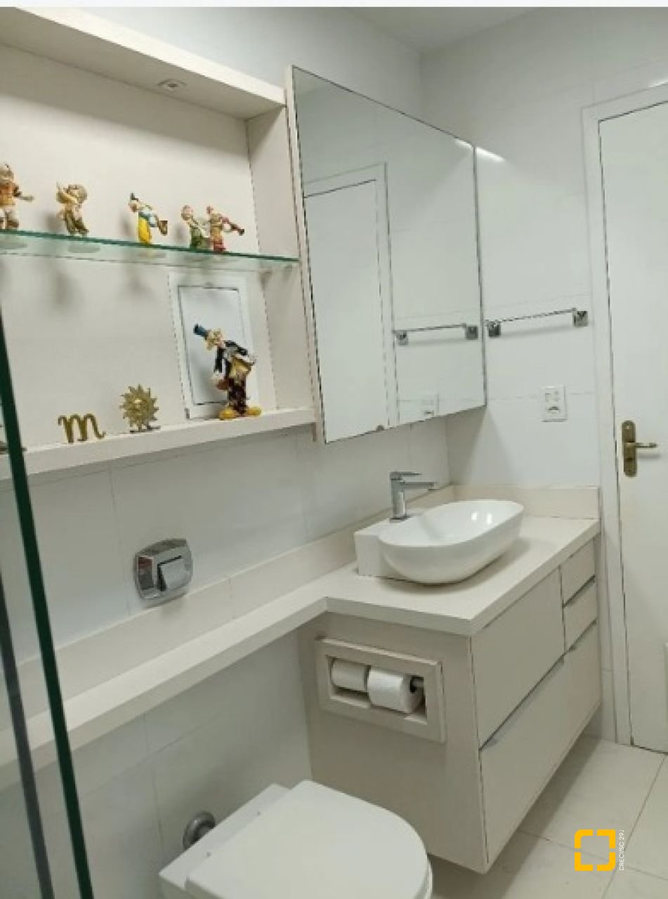 Apartamento com 80m², 4 quartos (sendo 1 suíte), 1 garagem, no bairro Estreito em Florianópolis