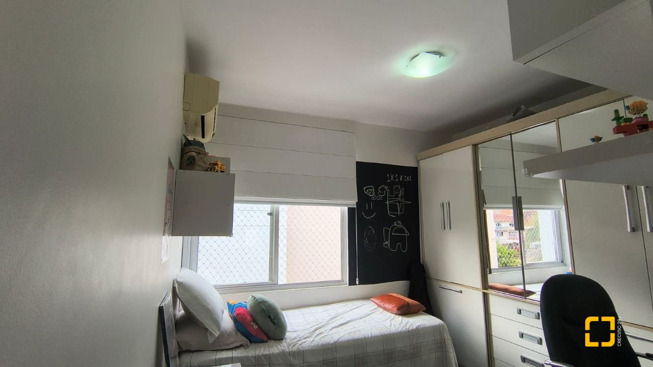 Apartamento com 80m², 4 quartos (sendo 1 suíte), 1 garagem, no bairro Estreito em Florianópolis