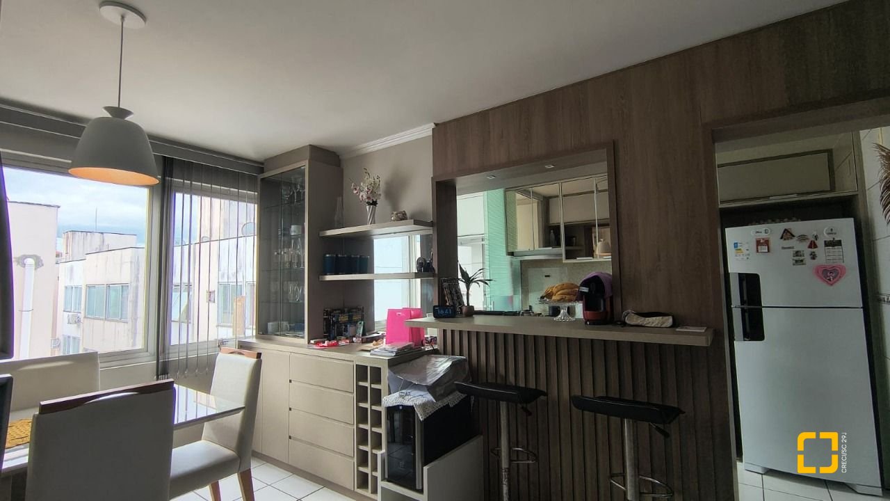 Apartamento com 80m², 4 quartos (sendo 1 suíte), 1 garagem, no bairro Estreito em Florianópolis