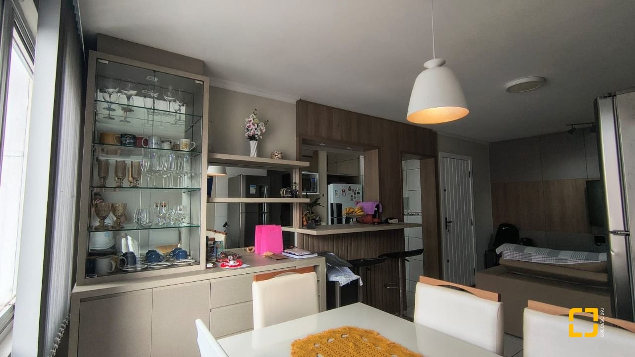 Apartamento com 80m², 4 quartos (sendo 1 suíte), 1 garagem, no bairro Estreito em Florianópolis