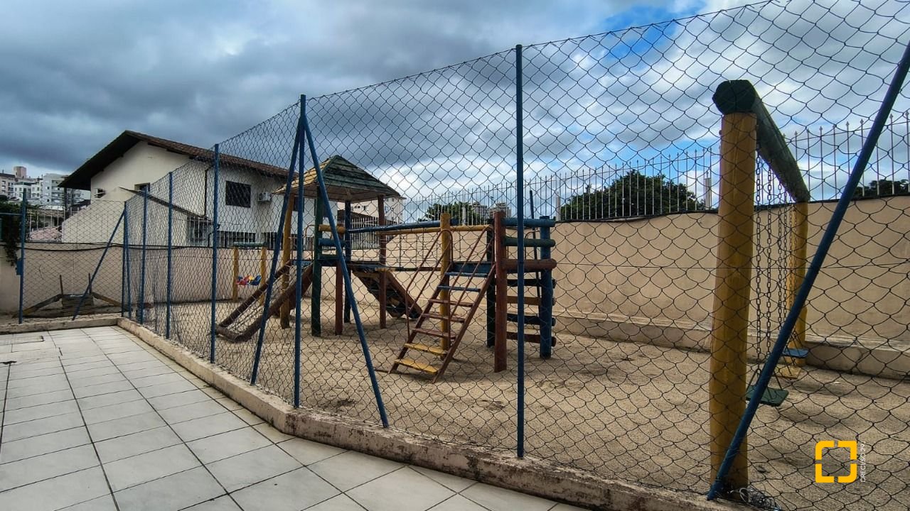 Apartamento com 80m², 4 quartos (sendo 1 suíte), 1 garagem, no bairro Estreito em Florianópolis