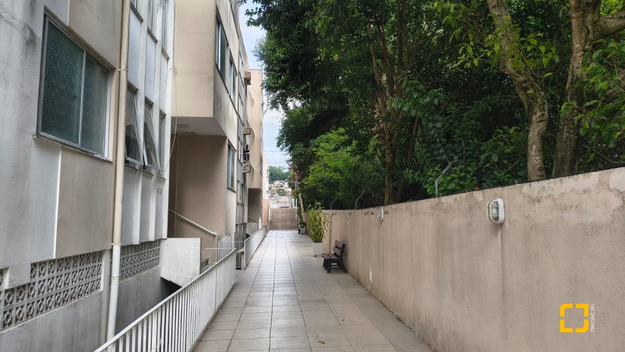Apartamento com 80m², 4 quartos (sendo 1 suíte), 1 garagem, no bairro Estreito em Florianópolis