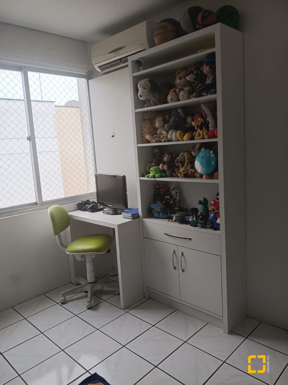 Apartamento com 80m², 4 quartos (sendo 1 suíte), 1 garagem, no bairro Estreito em Florianópolis