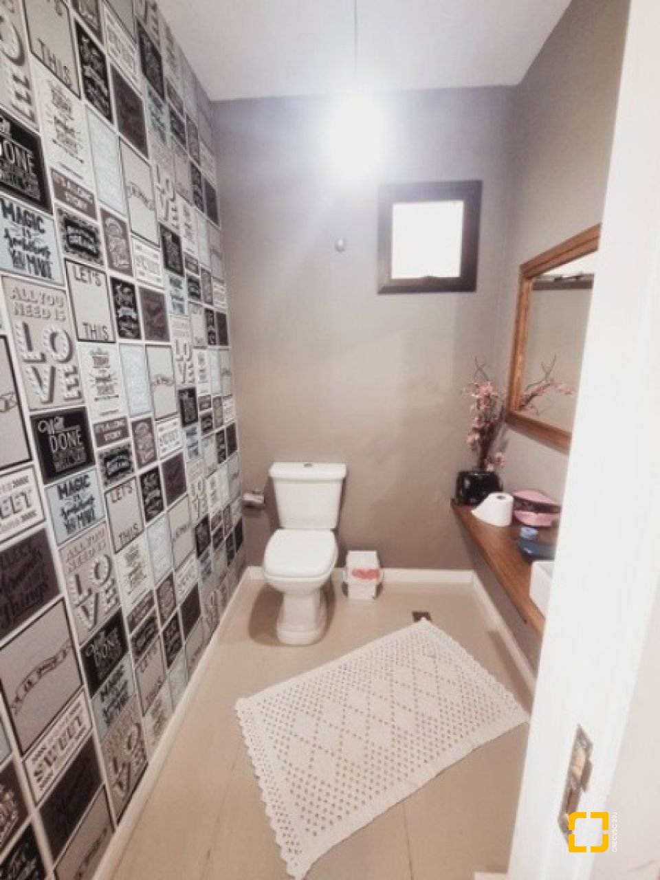 Casa com 233m², 4 quartos (sendo 1 suíte), 4 garagens, no bairro Balneário em Florianópolis