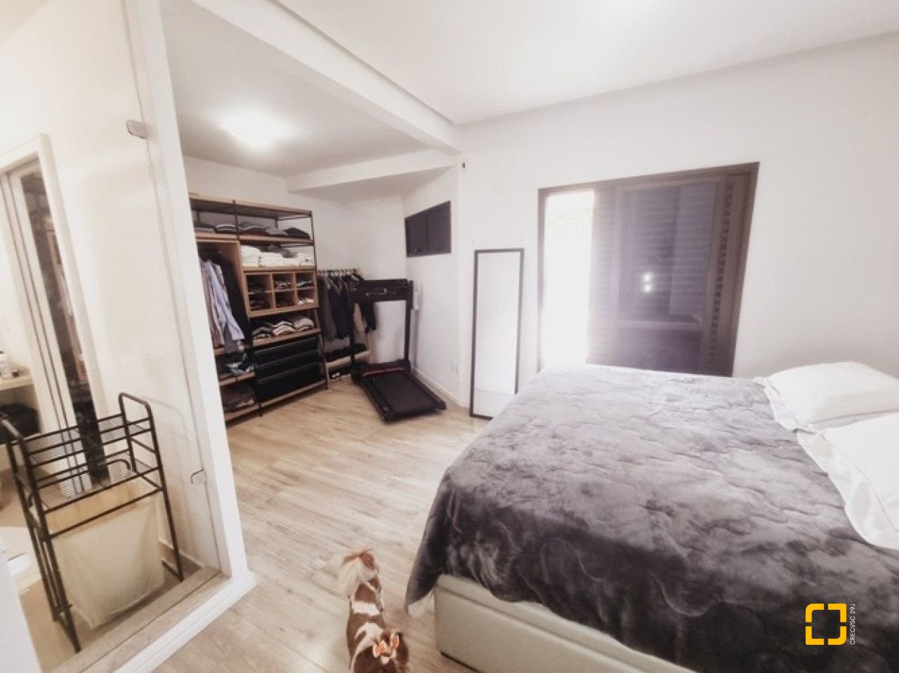 Casa com 233m², 4 quartos (sendo 1 suíte), 4 garagens, no bairro Balneário em Florianópolis