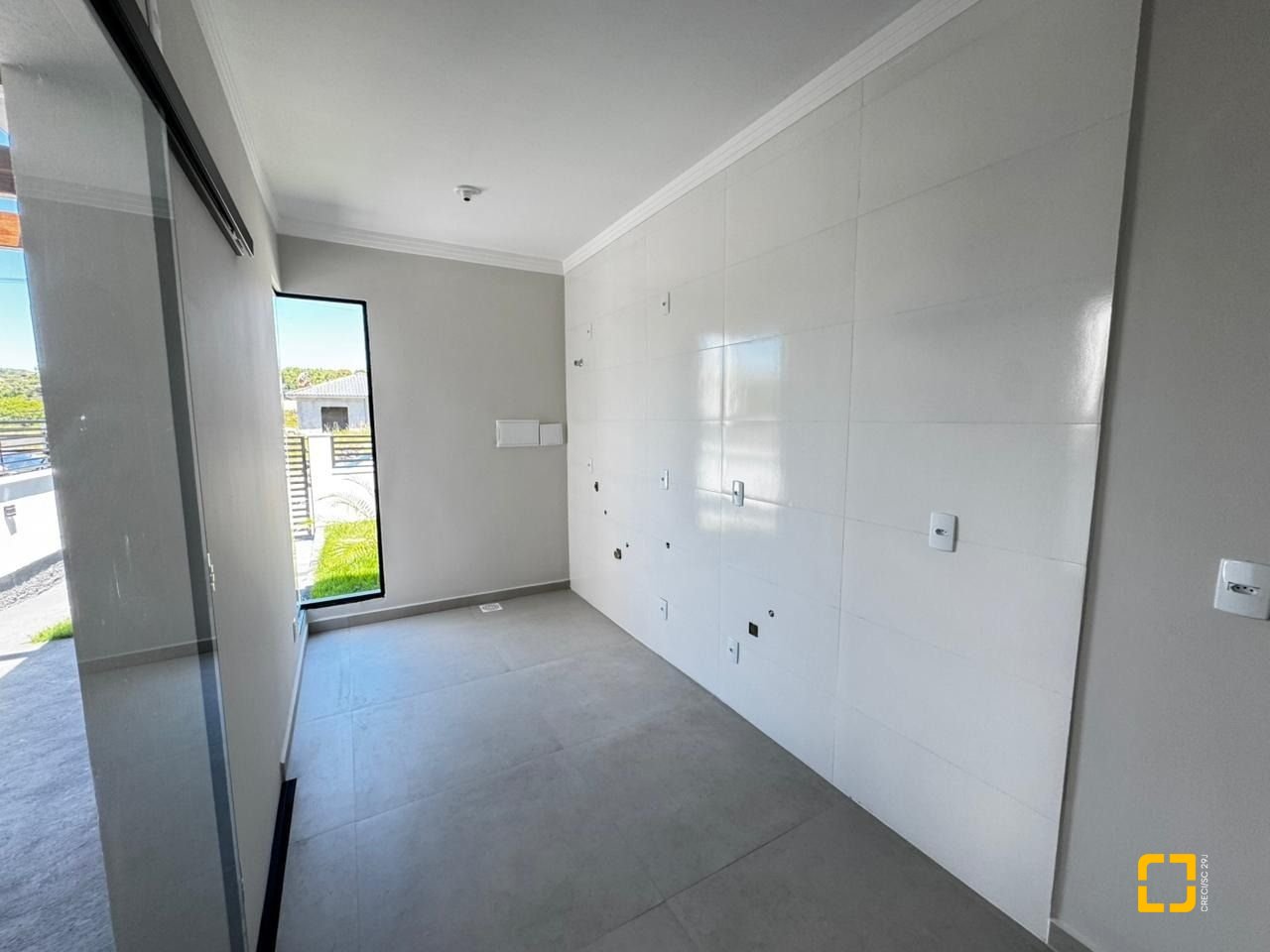 Casa com 55m², 2 quartos, 2 garagens, no bairro Forquilhas em São José