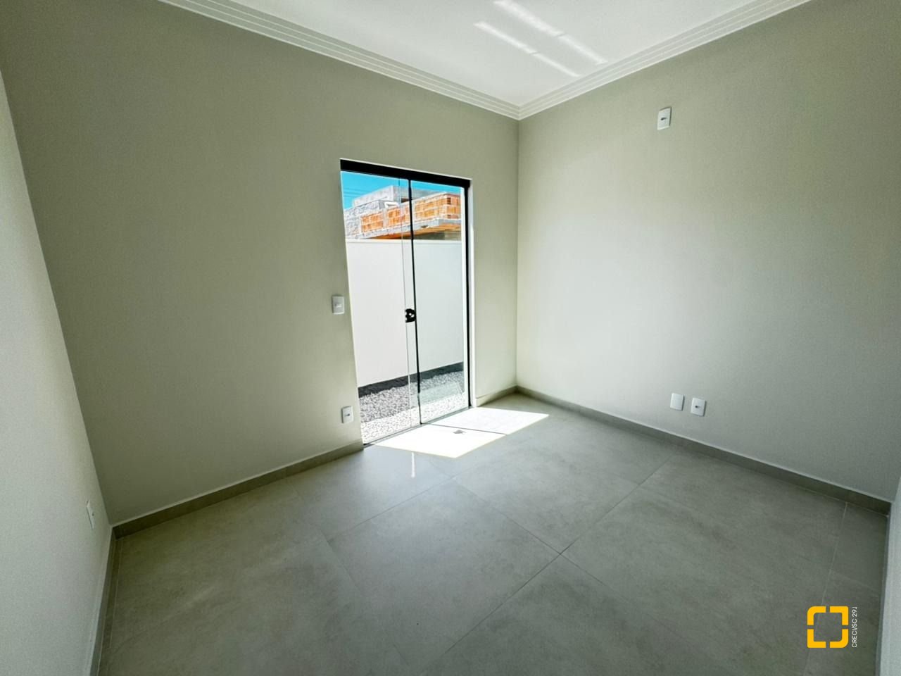 Casa com 55m², 2 quartos, 2 garagens, no bairro Forquilhas em São José