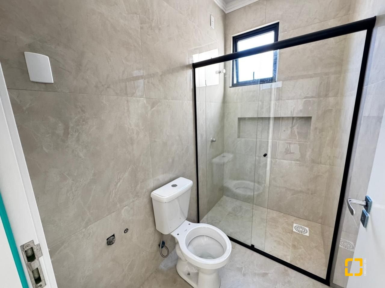 Casa com 55m², 2 quartos, 2 garagens, no bairro Forquilhas em São José