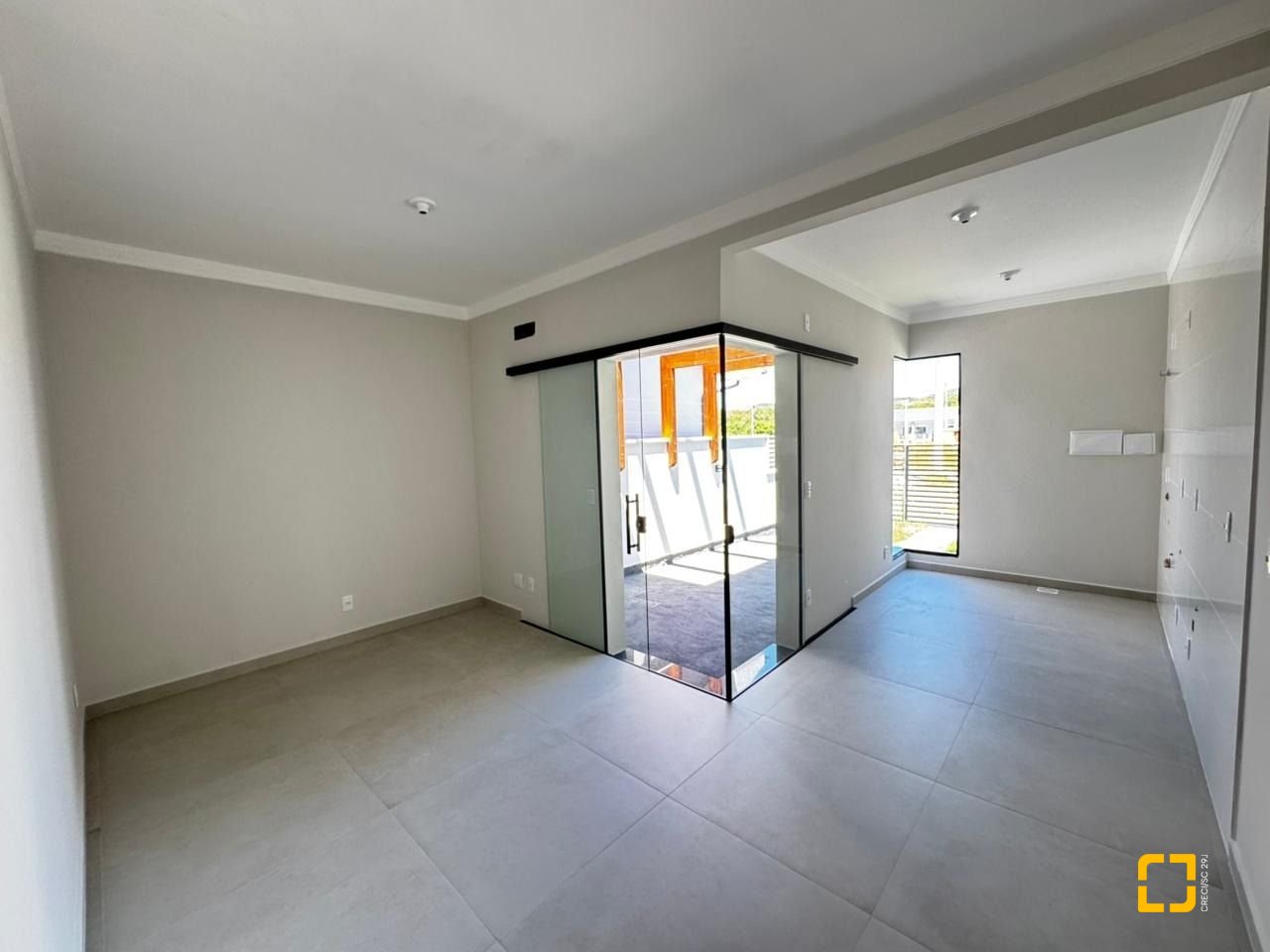 Casa com 55m², 2 quartos, 2 garagens, no bairro Forquilhas em São José