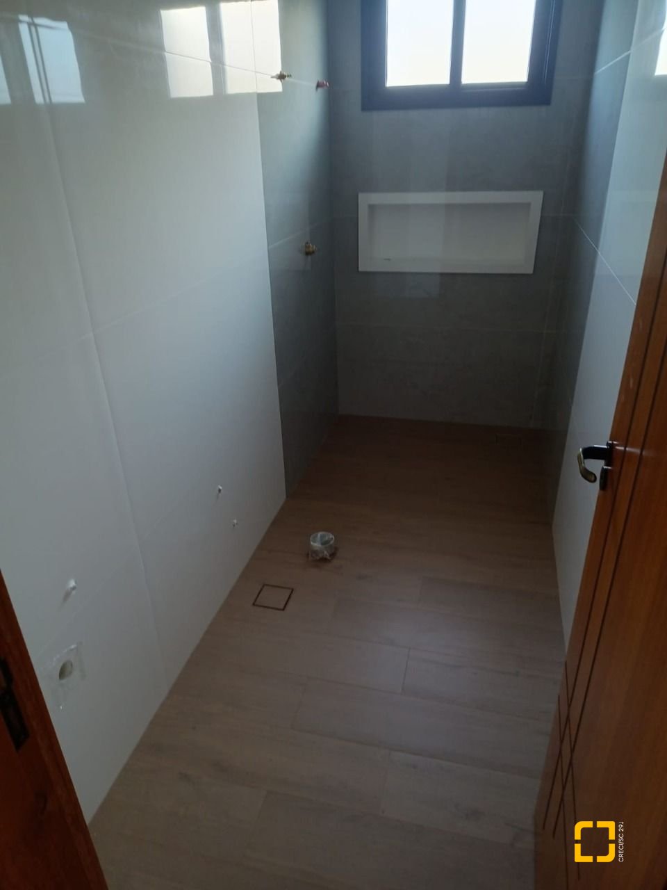 Casa de Condomínio com 250m², 6 quartos (sendo 3 suítes), 2 garagens, no bairro Rio Vermelho em Florianópolis