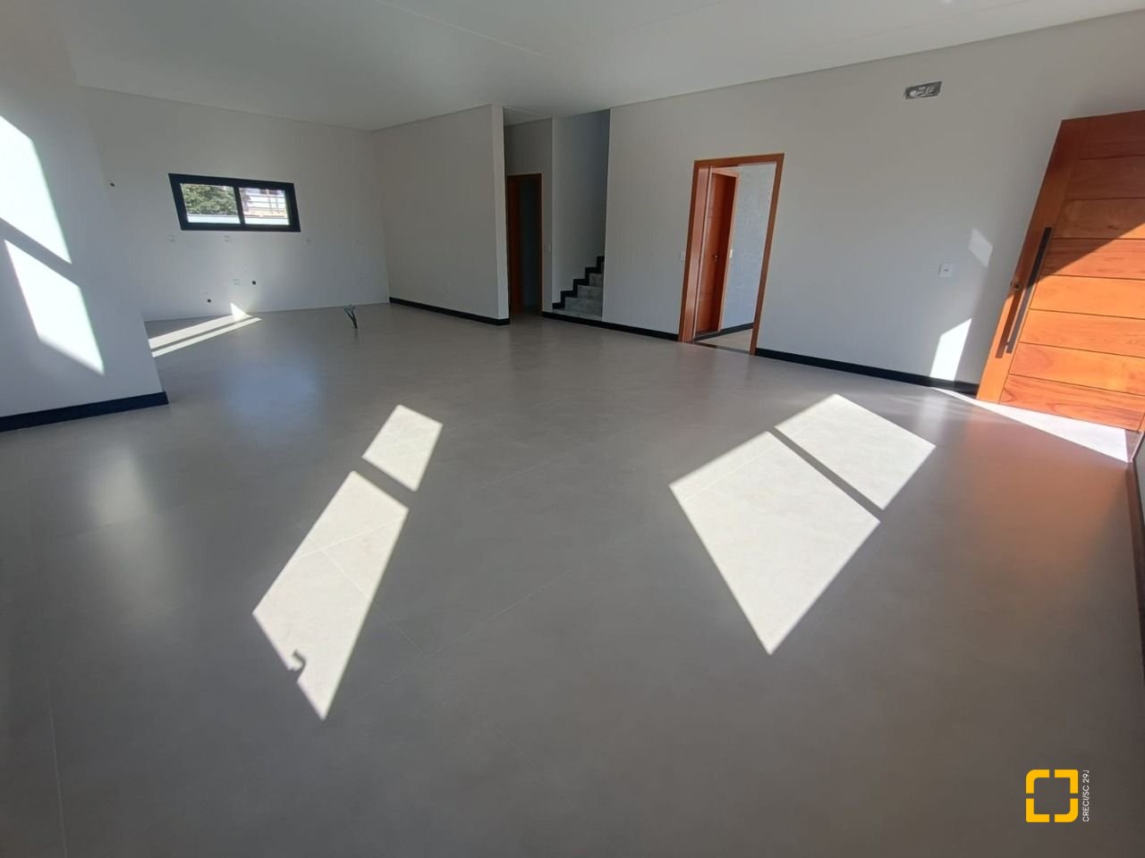 Casa de Condomínio com 250m², 6 quartos (sendo 3 suítes), 2 garagens, no bairro Rio Vermelho em Florianópolis