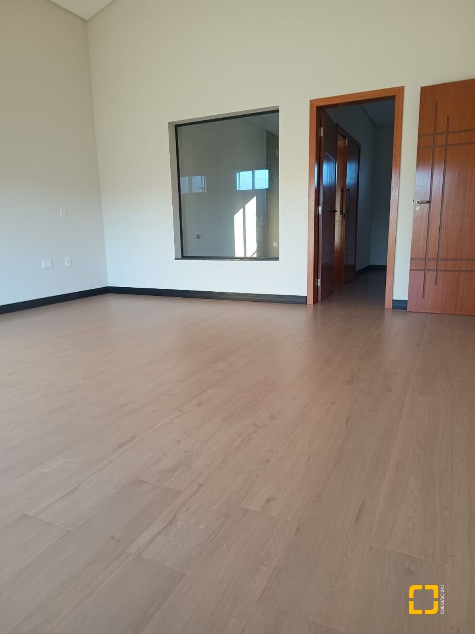 Casa de Condomínio com 250m², 6 quartos (sendo 3 suítes), 2 garagens, no bairro Rio Vermelho em Florianópolis