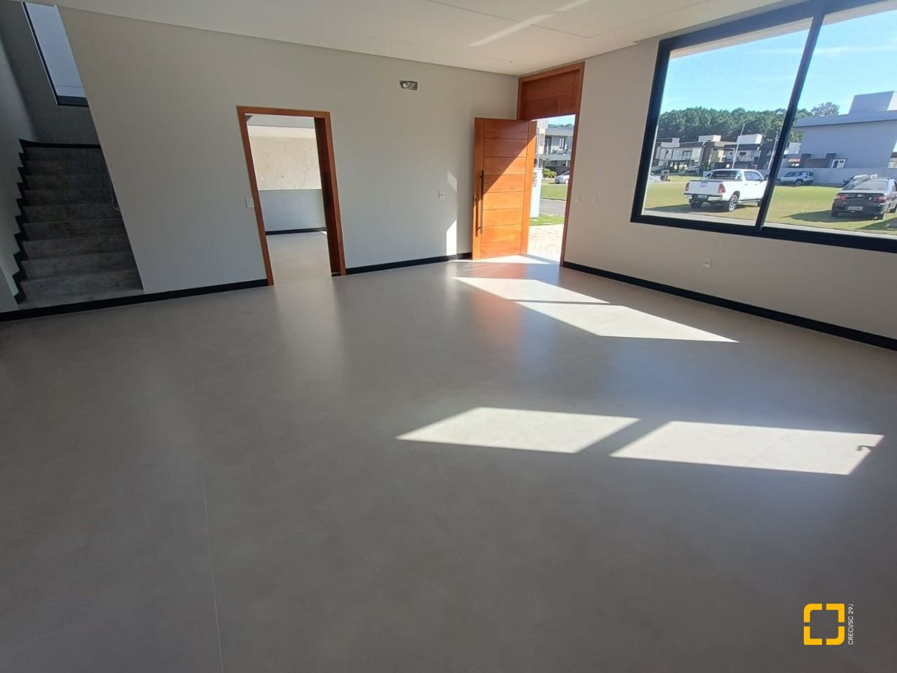 Casa de Condomínio com 250m², 6 quartos (sendo 3 suítes), 2 garagens, no bairro Rio Vermelho em Florianópolis