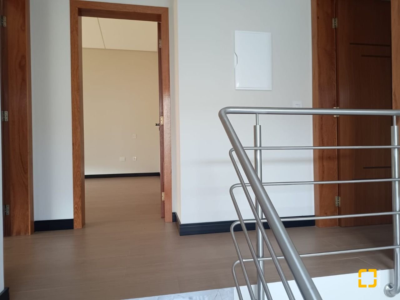 Casa de Condomínio com 250m², 6 quartos (sendo 3 suítes), 2 garagens, no bairro Rio Vermelho em Florianópolis